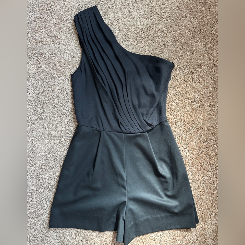 Black Halo Elegant Black One-Shoulder Romper - Size S